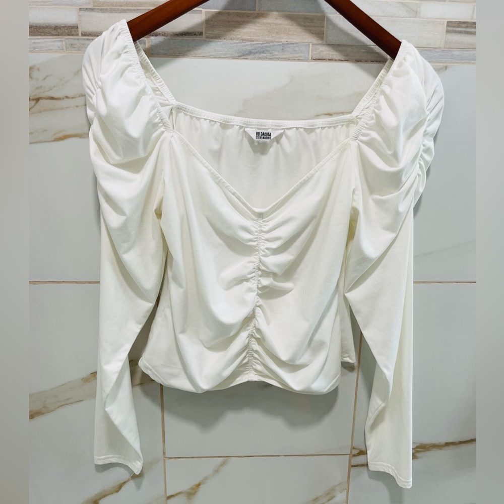 BB Dakota White Ruched Blouse - Picture 4 of 8
